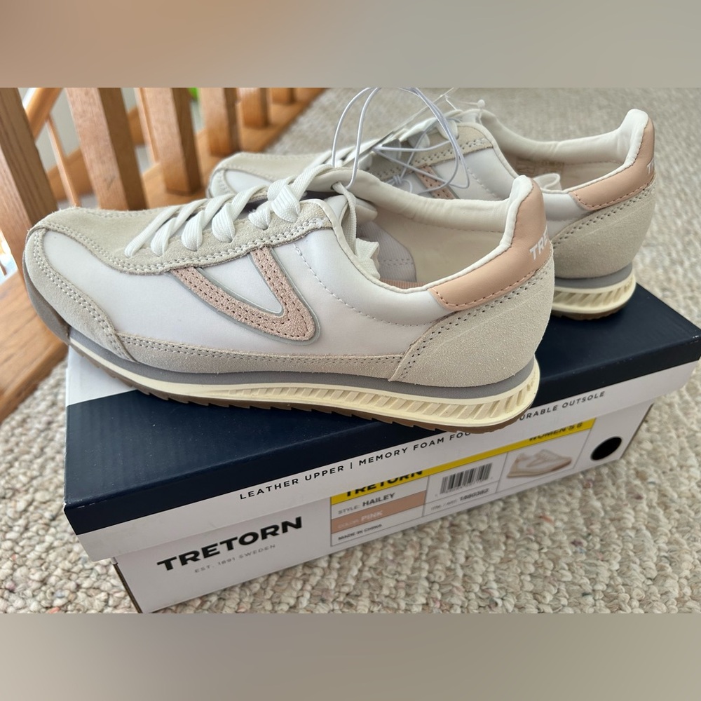 New Tretorn Hailey Sneakers - size 6